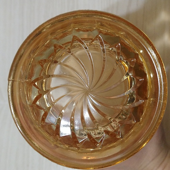 Vintage Carnival Glass Vase With Diamond Pattern In Marigold Color With Pinwheel - Picture 5 of 5